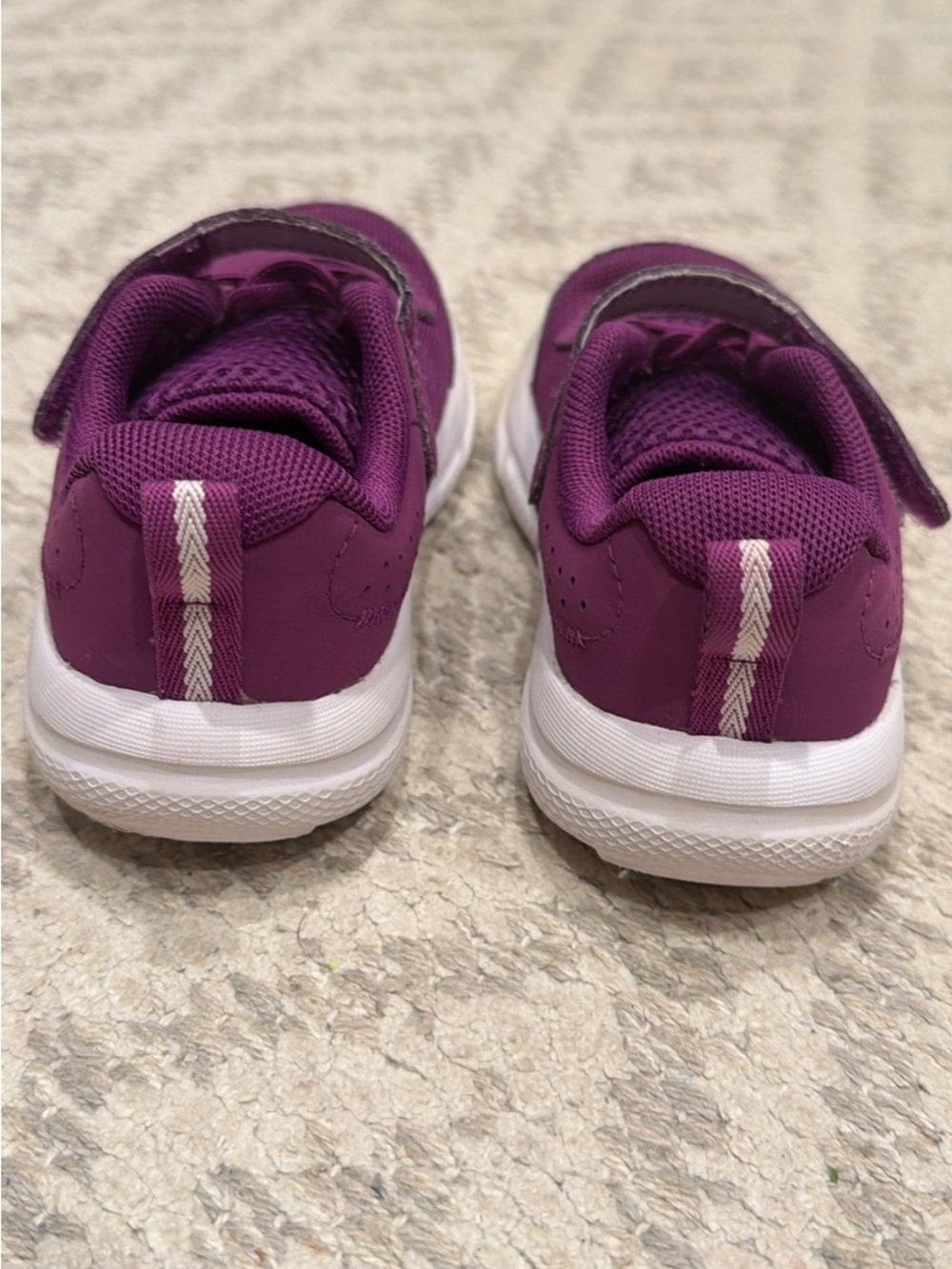 Under Armour Kids Purple and White Hook-and-Loop Athletic Sneakers - Picture 4 of 4